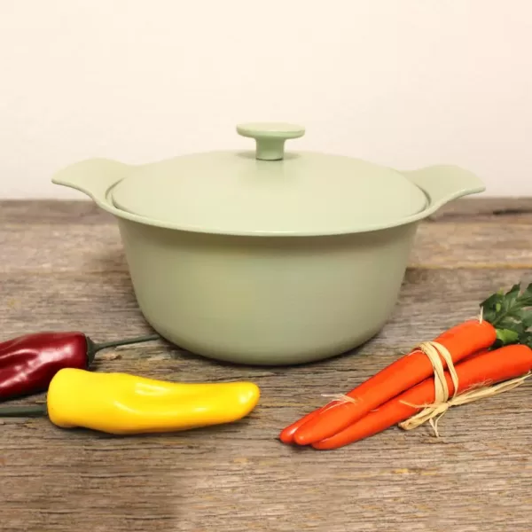 BergHOFF Ron 4.4 qt. Cast Iron Stock Pot in Green with Lid