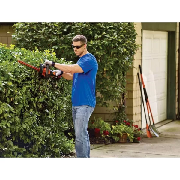 BLACK+DECKER 24 in. 40V MAX Lithium-Ion Cordless POWERCUT Hedge Trimmer with (1) 1.5Ah Battery and Charger Included