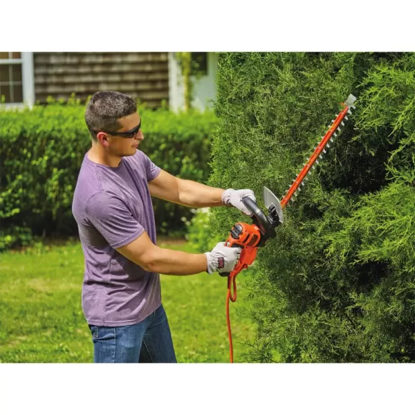 BLACK+DECKER 22 in. SAWBLADE 4 Amp Corded Electric Hedge Trimmer