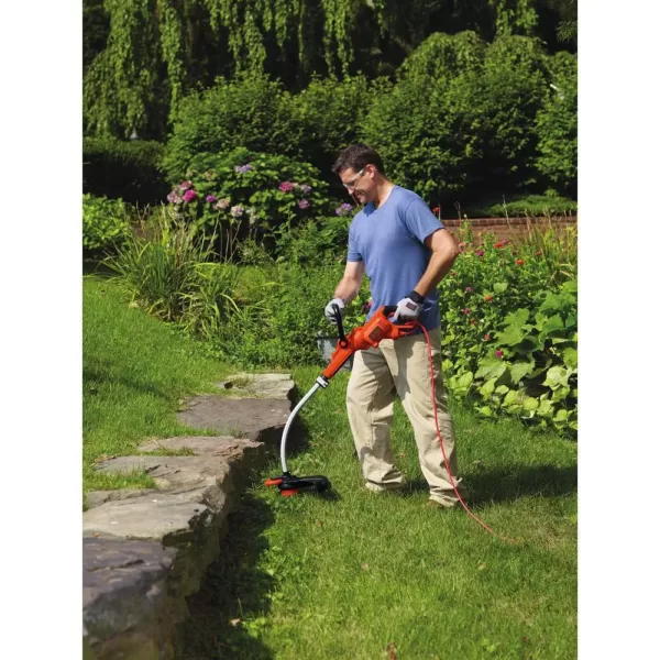 BLACK+DECKER 14 in. 7.5-Amp Corded Electric Curved Shaft High Performance Single Line 2-in-1 String Grass Trimmer/Lawn Edger