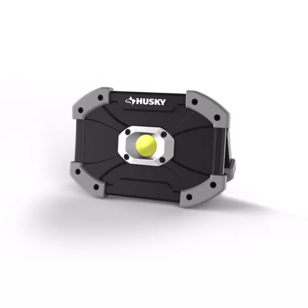 Husky 700 Lumens LED Utility Light