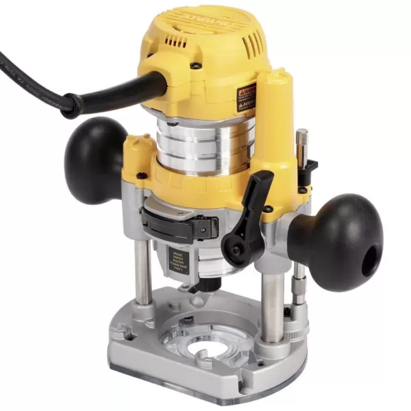 DEWALT 7 Amp Corded 1-1/4 Horsepower Compact Router with Plunge Base and Bag