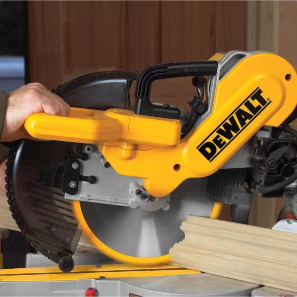 DEWALT 10 in. (254 mm Blade) Double Bevel Sliding Compound Miter Saw