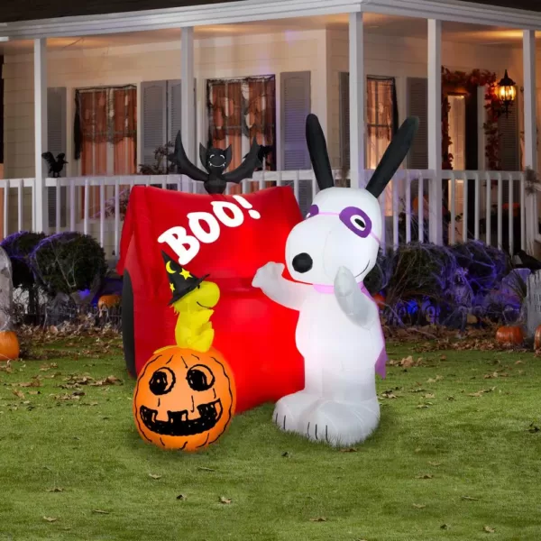 Gemmy 6 ft. H. Halloween Airblown Snoopy Dog House Halloween Inflatable