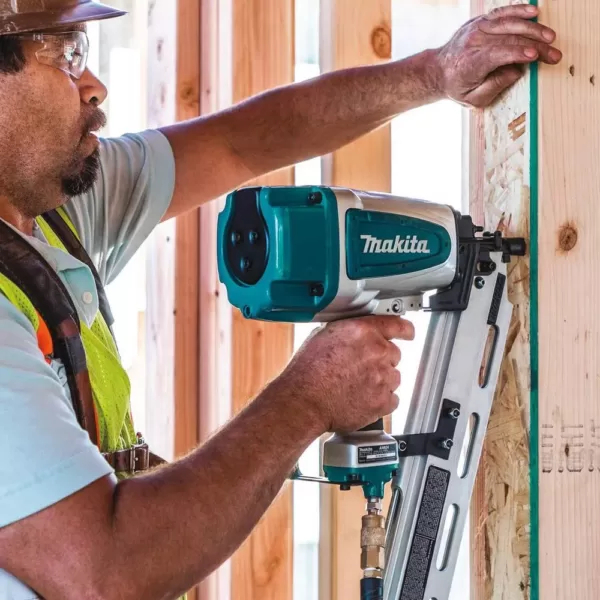 Makita 15 Amp 7-1/4 in. Lightweight Magnesium Circ Saw with bonus 3-1/2 in. 21-Degree Pneumatic Full Round Head Framing Nailer