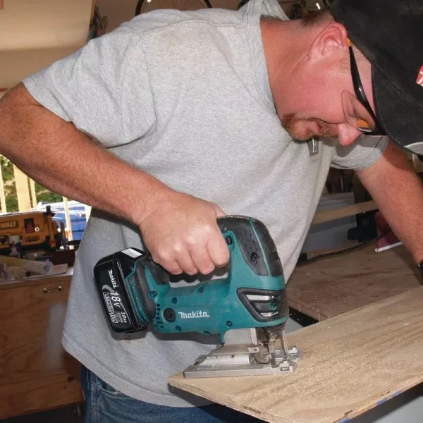 Makita 18-Volt LXT Lithium-Ion Cordless Jig Saw Kit